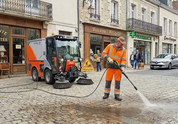 location micro balayeuse de voirie idf nettoyage karcher embarque location micro balayeuse de voirie idf nettoyage karcher embarque